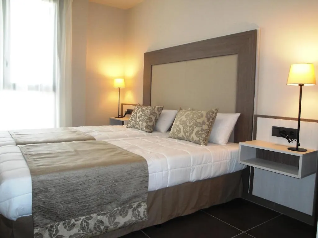 Pierre&Vacances Barcelona Sants 0*,